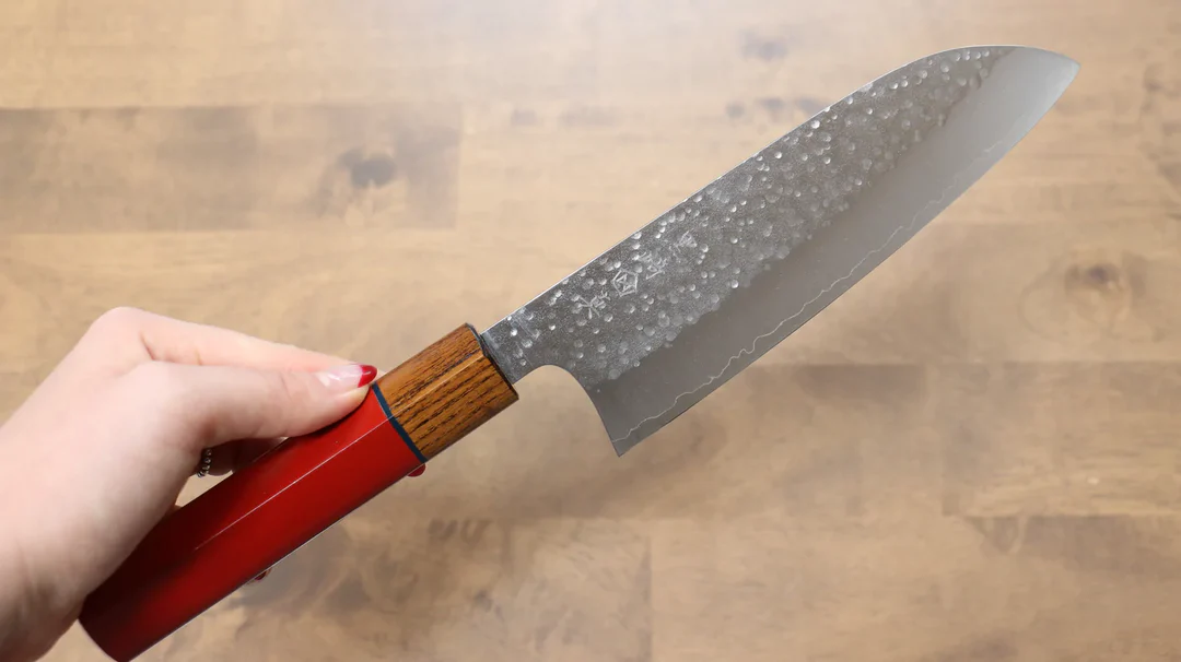 Thương hiệu Makoto Kurosaki - Dao Nhật Bản Santoku SPG2 Hammered (cán tròn màu đỏ)